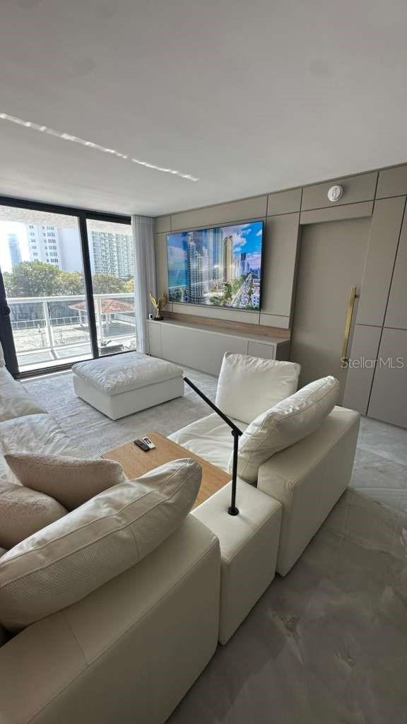 Image 31 of 36 For 20505 Country Club Drive 534