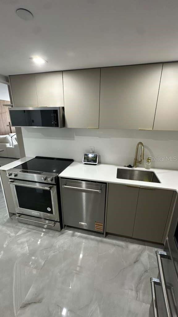 Image 6 of 36 For 20505 Country Club Drive 534