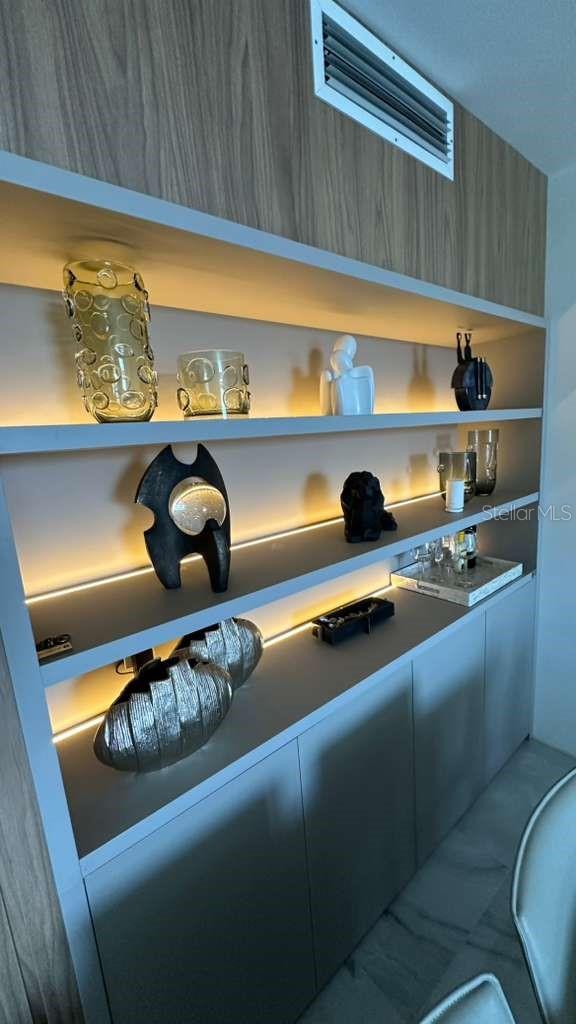 Image 9 of 36 For 20505 Country Club Drive 534