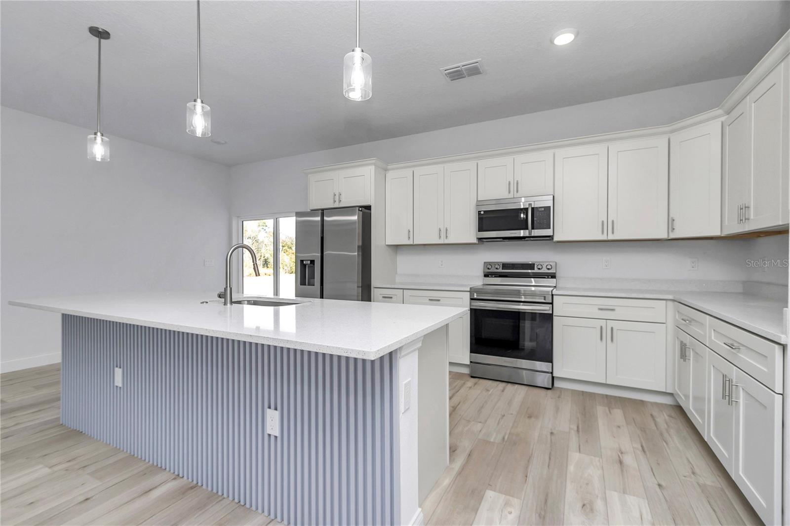 Image 16 of 38 For 15227 28th Avenue Road