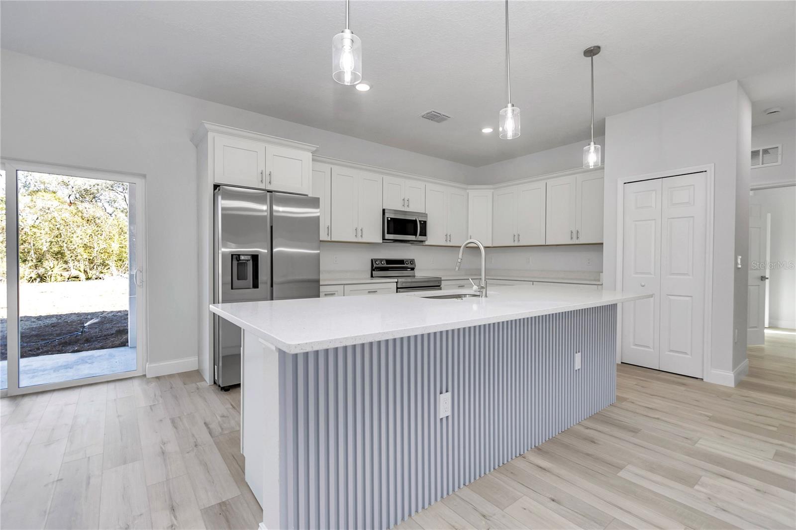 Image 17 of 38 For 15227 28th Avenue Road