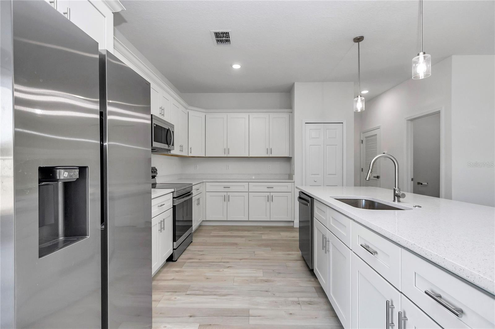 Image 19 of 38 For 15227 28th Avenue Road