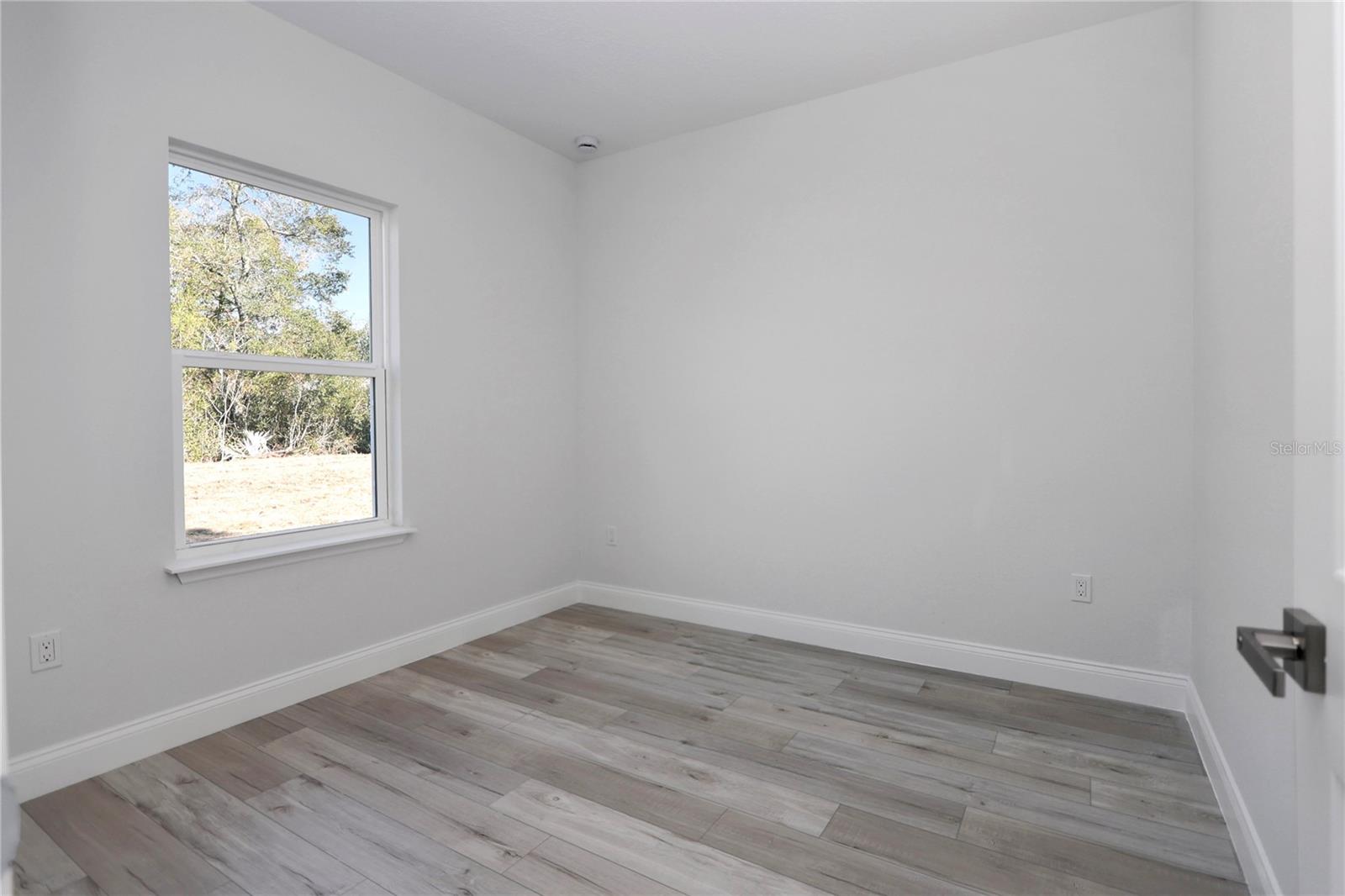 Image 32 of 38 For 15227 28th Avenue Road