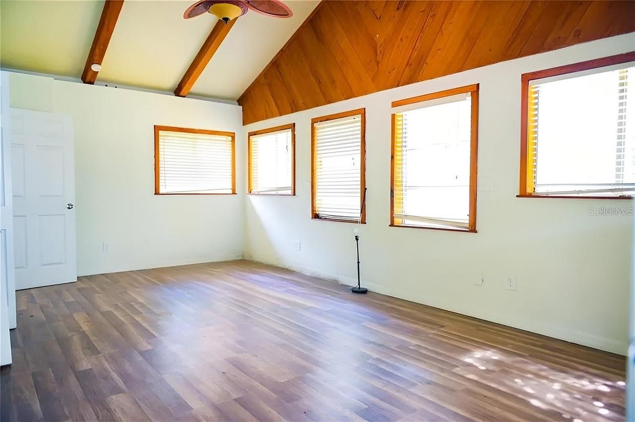 Image 13 of 27 For 530 Webster Street