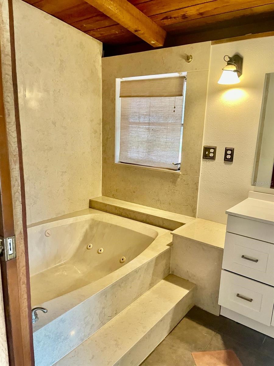 Image 16 of 27 For 530 Webster Street