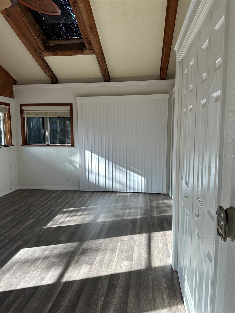 Image 9 of 27 For 530 Webster Street