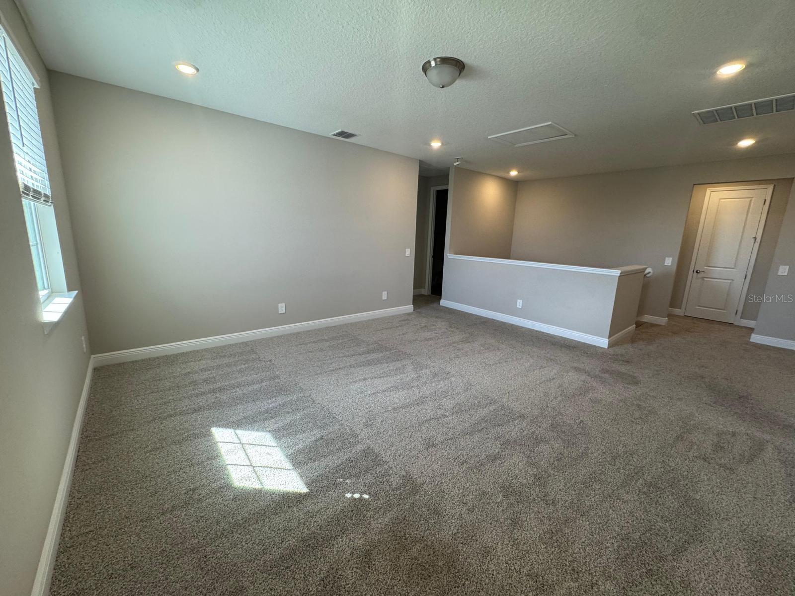 Image 28 of 69 For 16405 Silver Brook Way