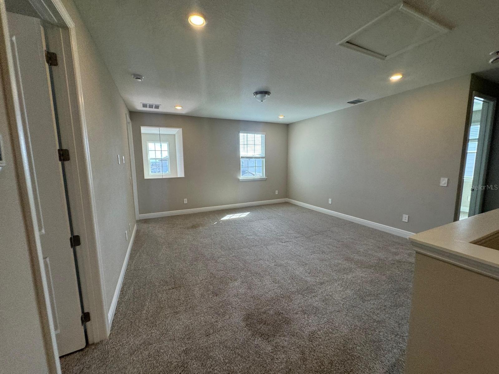 Image 29 of 69 For 16405 Silver Brook Way