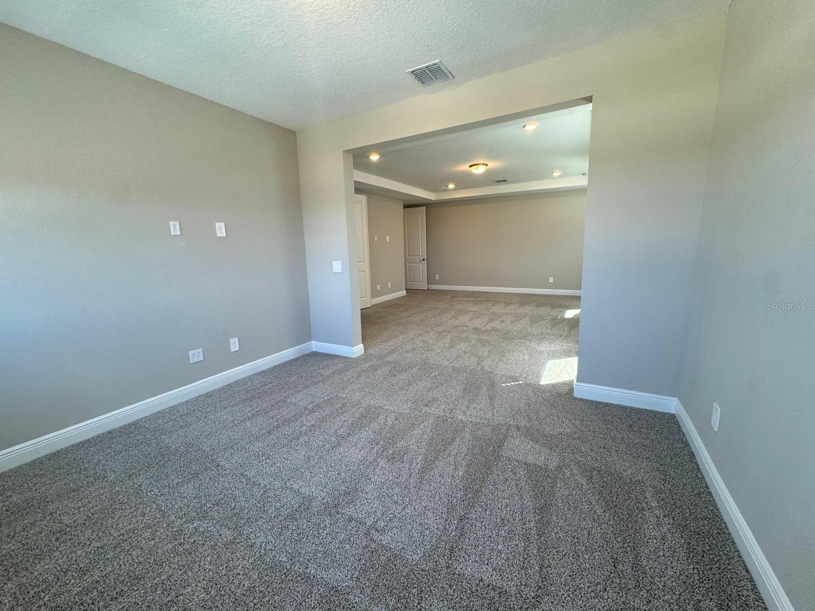 Image 33 of 69 For 16405 Silver Brook Way