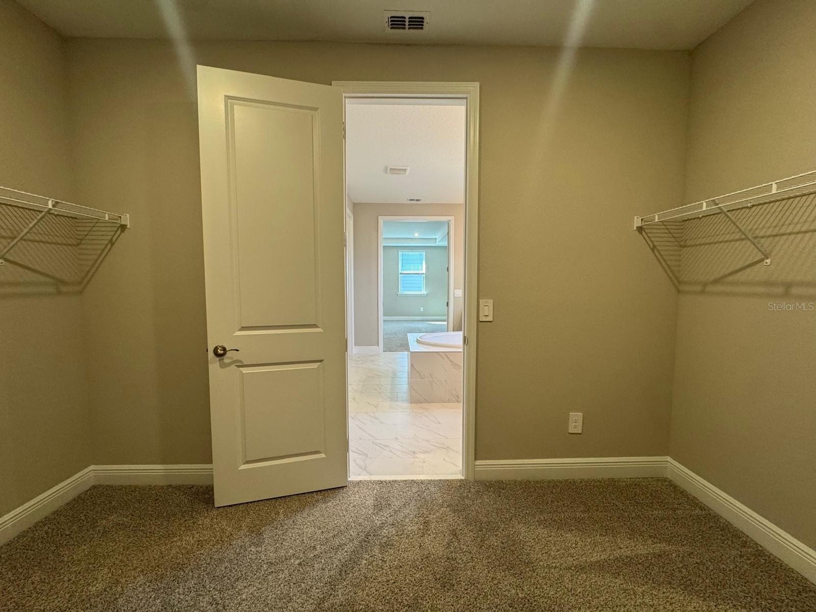 Image 41 of 69 For 16405 Silver Brook Way