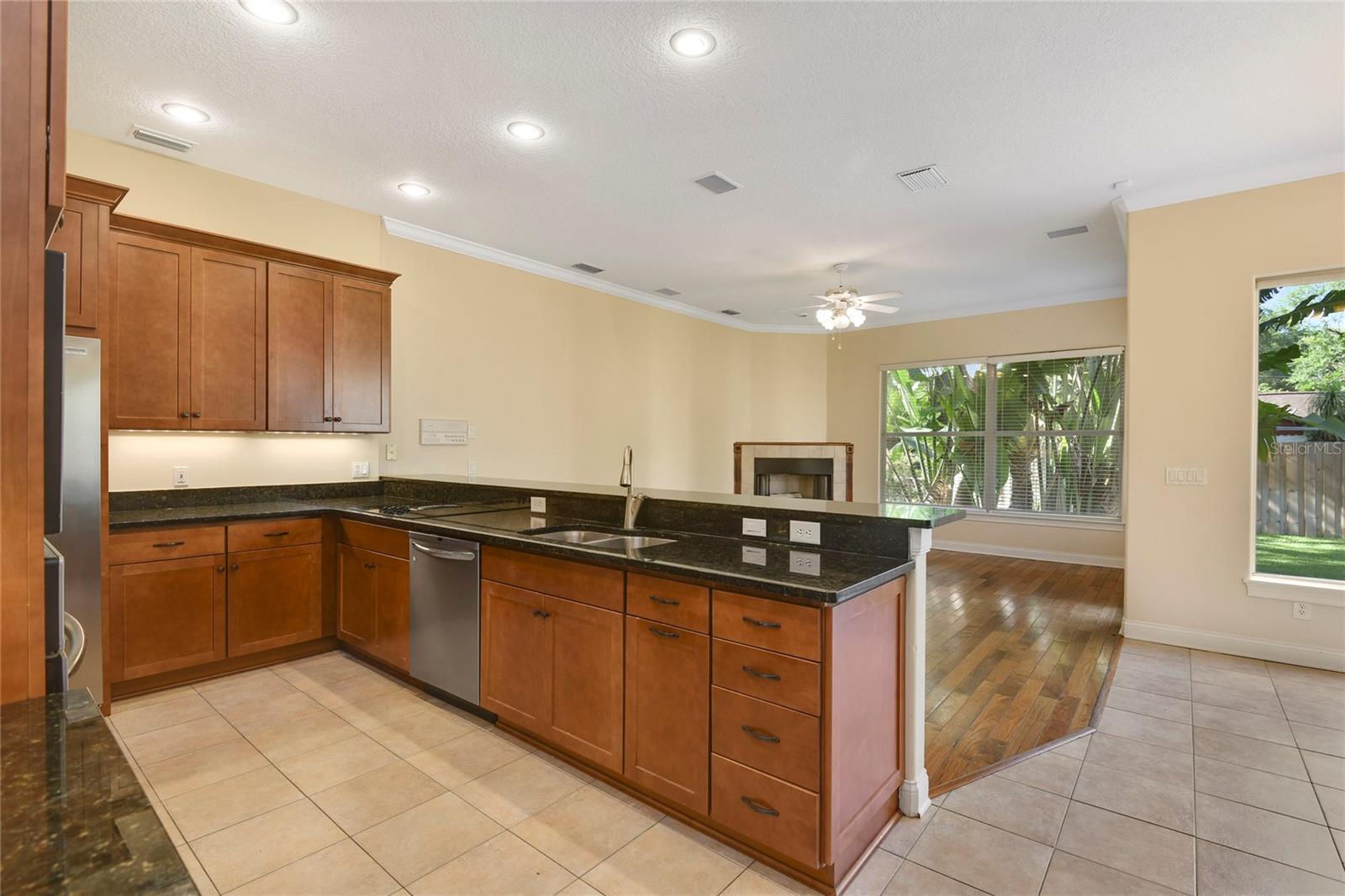 Image 7 of 35 For 1879 Sunset Drive