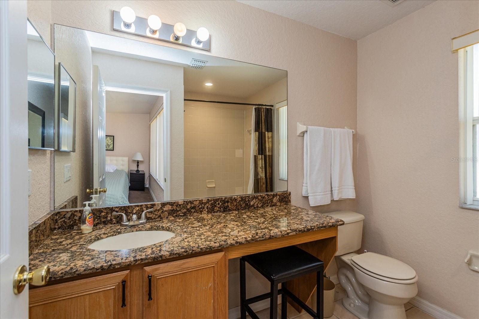 Image 14 of 25 For 232 La Mirage Street