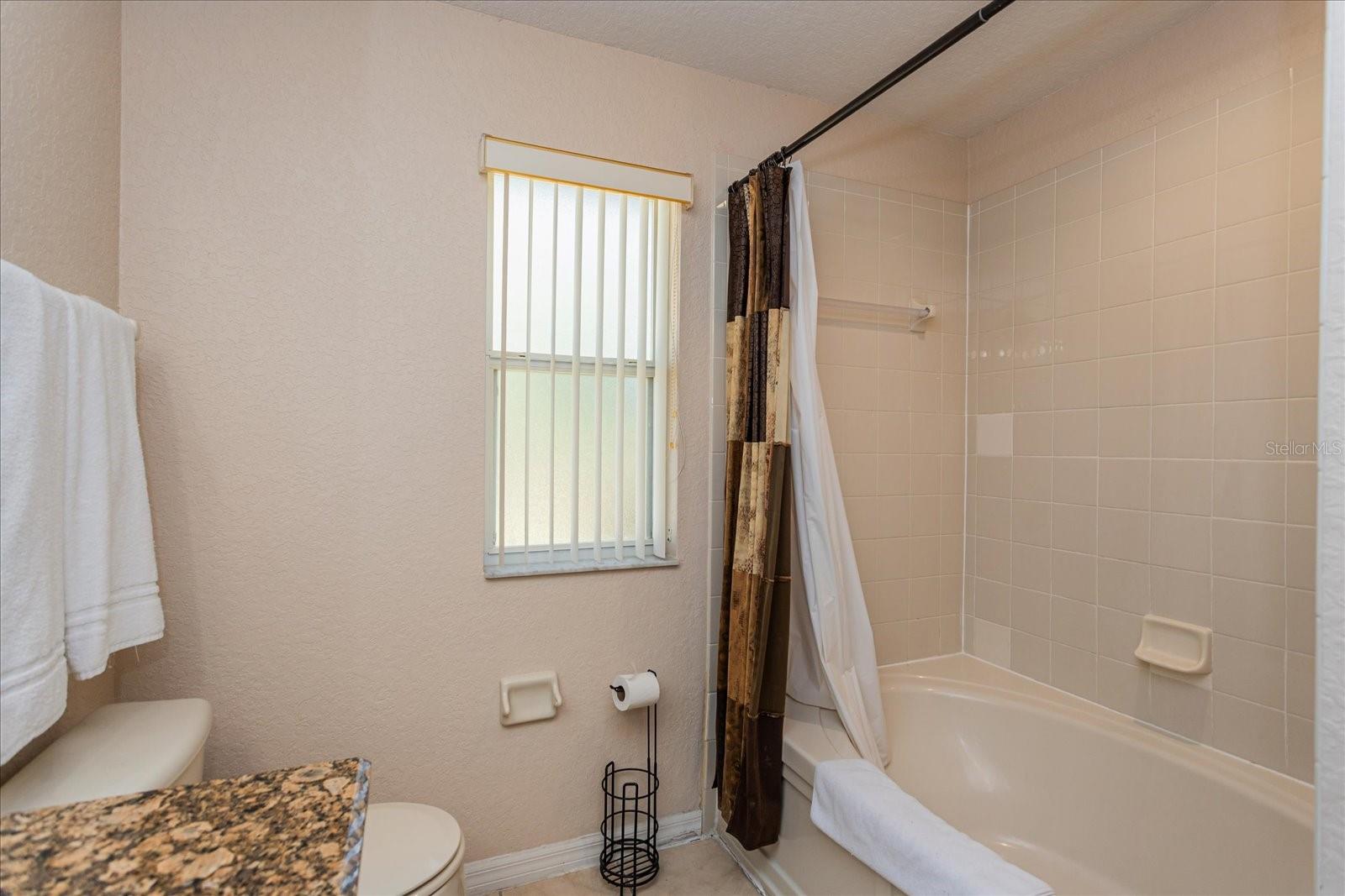 Image 15 of 25 For 232 La Mirage Street