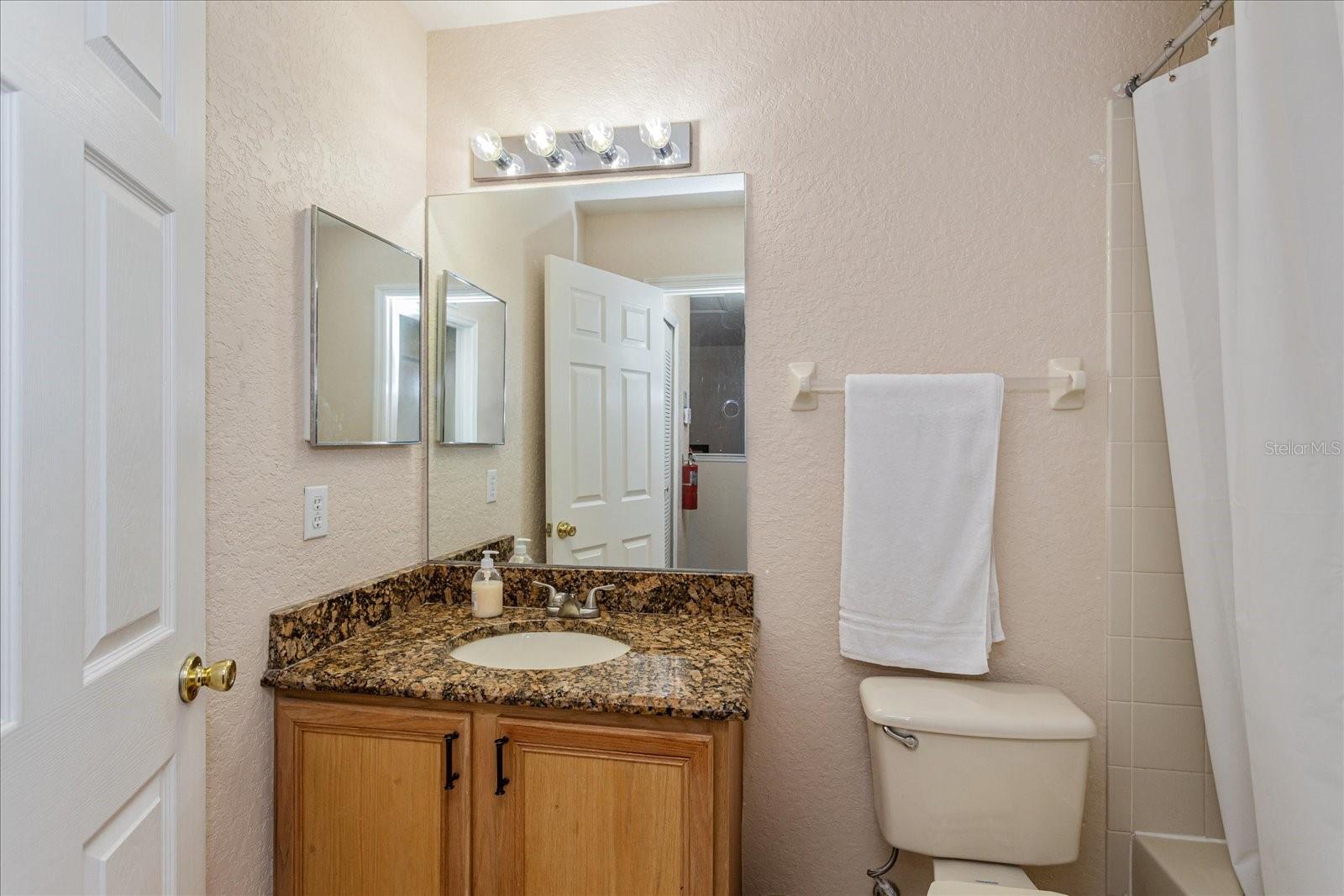 Image 18 of 25 For 232 La Mirage Street