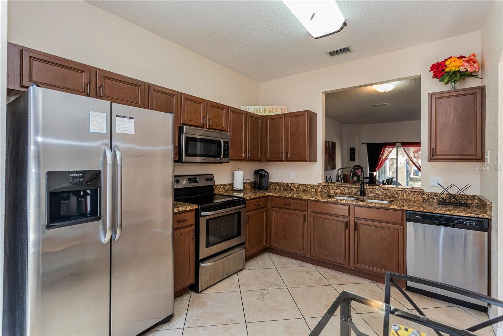 Image 4 of 25 For 232 La Mirage Street