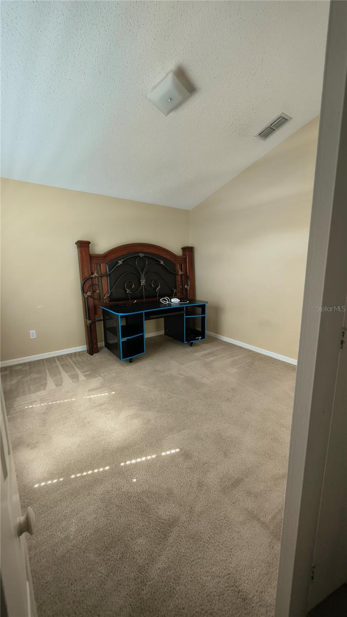 Image 14 of 43 For 16721 Rolling Green Drive S