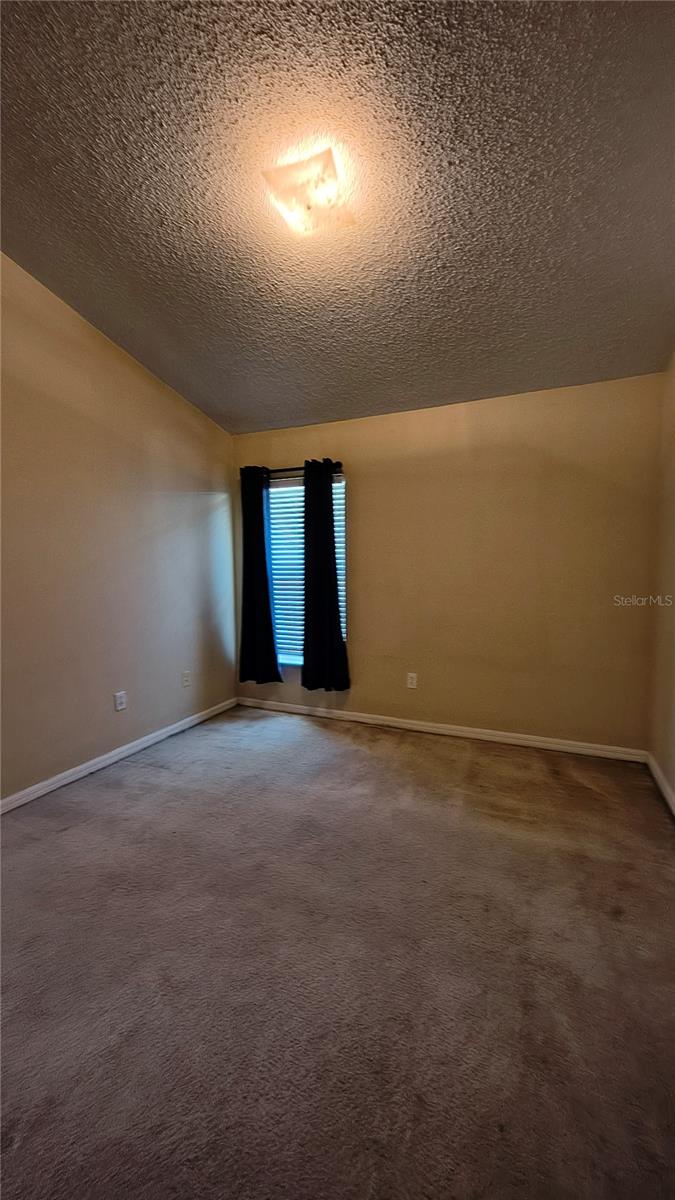 Image 16 of 43 For 16721 Rolling Green Drive S