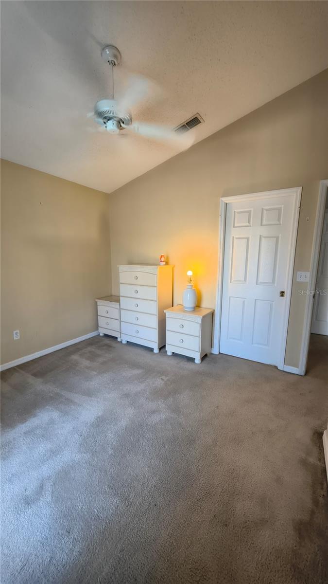 Image 17 of 43 For 16721 Rolling Green Drive S