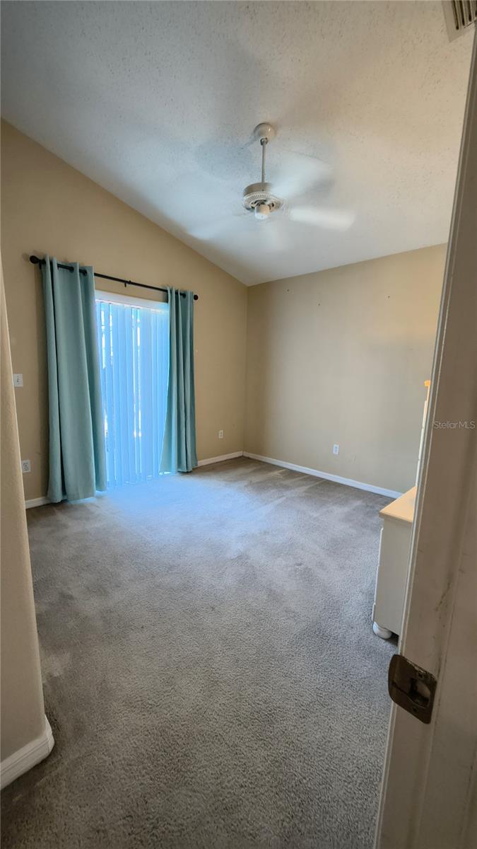 Image 18 of 43 For 16721 Rolling Green Drive S