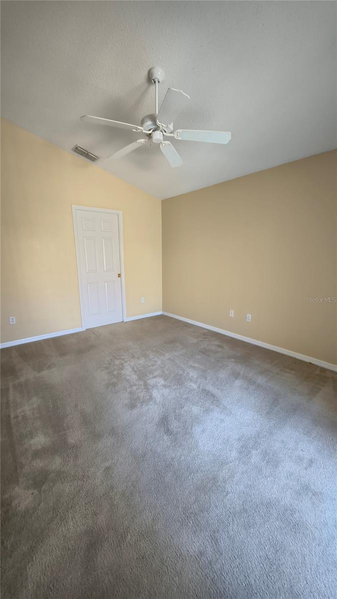 Image 20 of 43 For 16721 Rolling Green Drive S