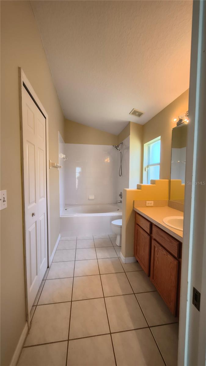 Image 21 of 43 For 16721 Rolling Green Drive S