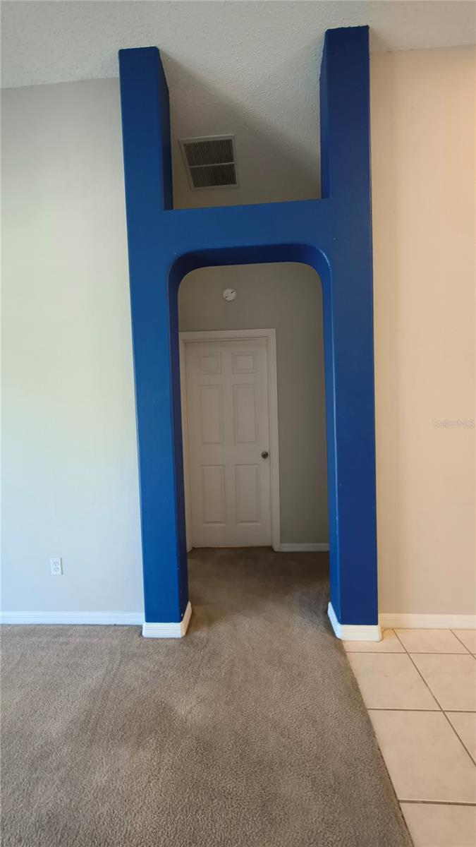 Image 32 of 43 For 16721 Rolling Green Drive S