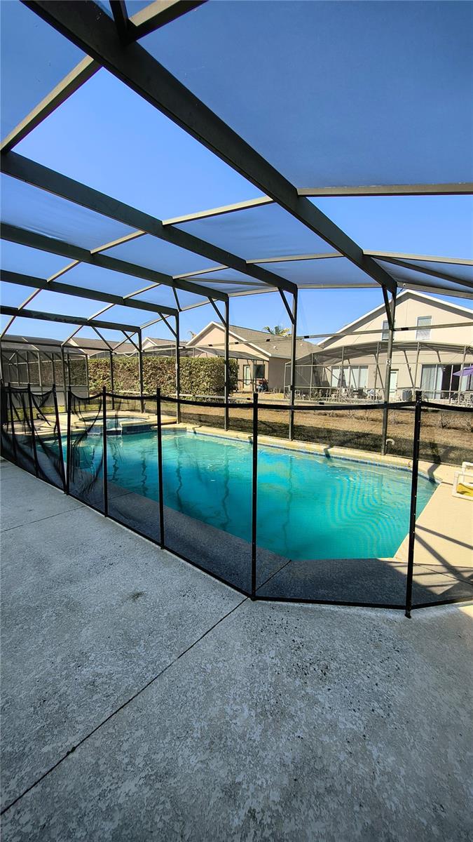 Image 36 of 43 For 16721 Rolling Green Drive S