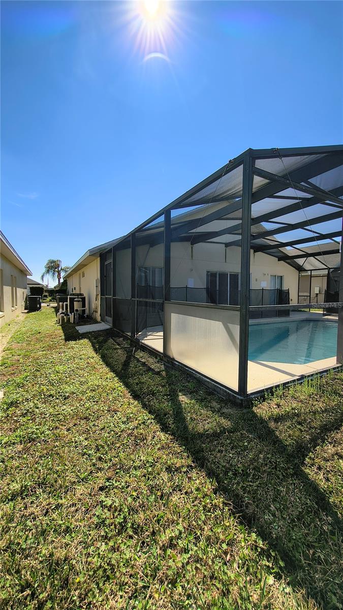 Image 40 of 43 For 16721 Rolling Green Drive S