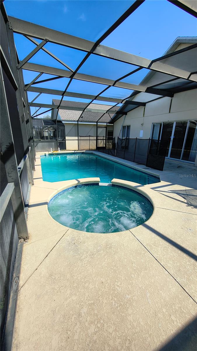 Image 5 of 43 For 16721 Rolling Green Drive S