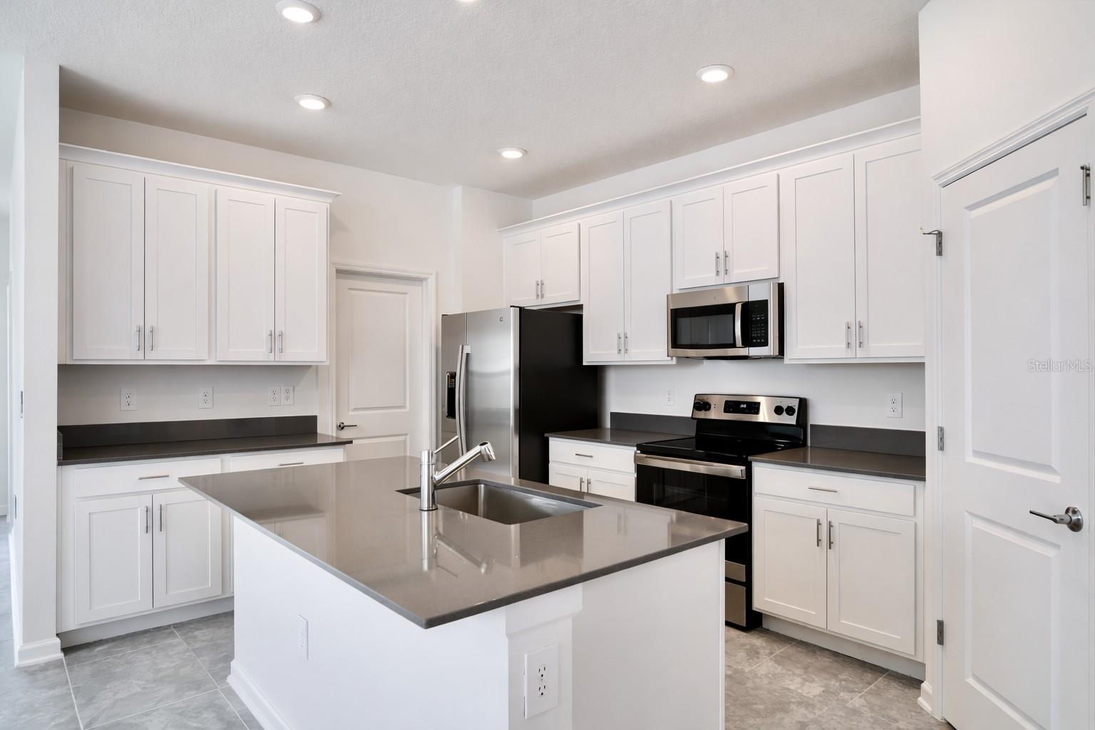 Image 4 of 8 For 136 Aces High Lane