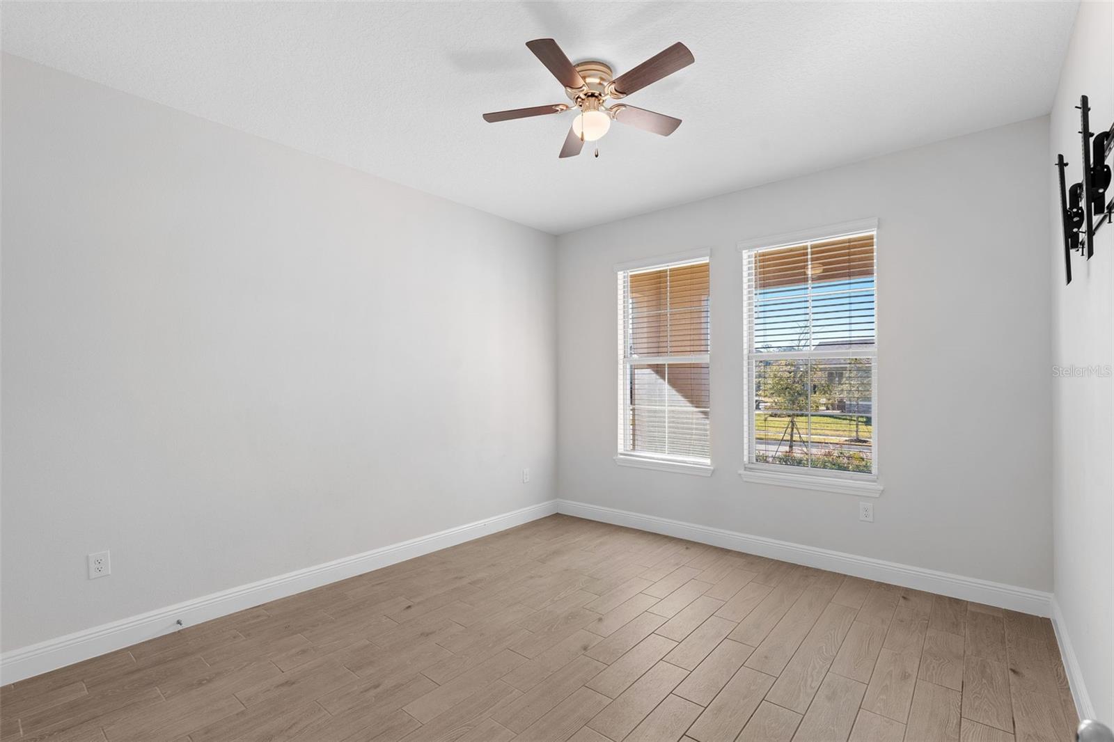 Image 11 of 37 For 18309 Oliver Twist Way