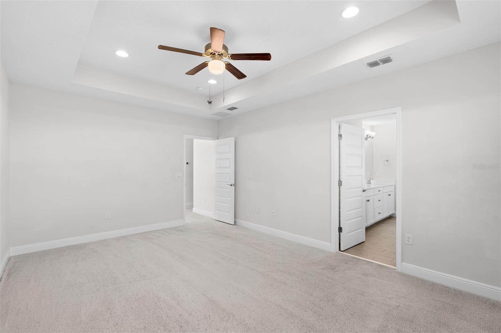 Image 15 of 37 For 18309 Oliver Twist Way