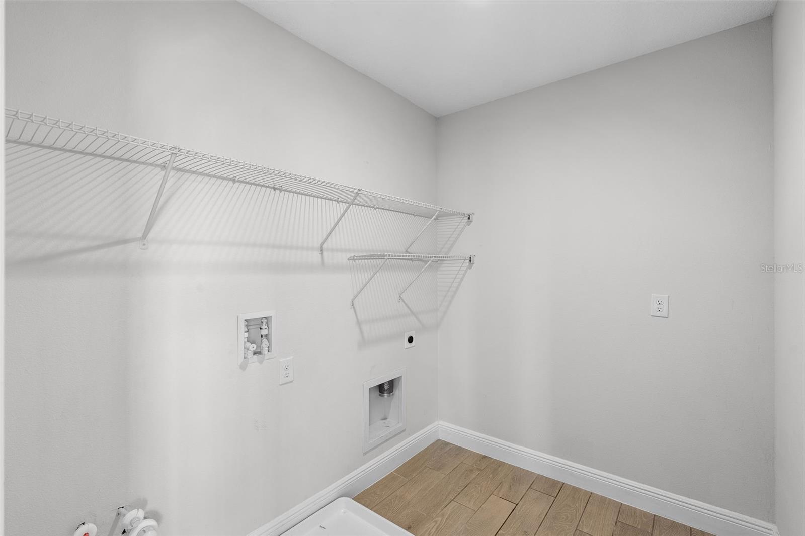 Image 21 of 37 For 18309 Oliver Twist Way