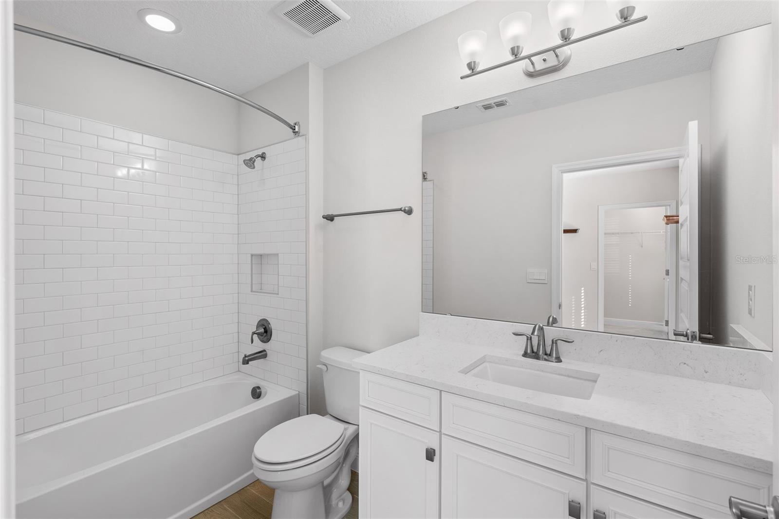 Image 24 of 37 For 18309 Oliver Twist Way