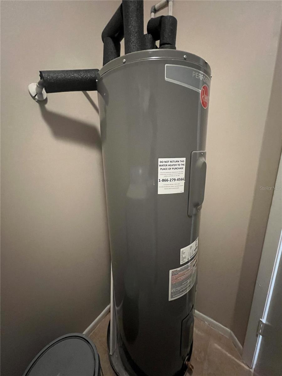 Image 13 of 16 For 2584 Grassy Point Dr  104