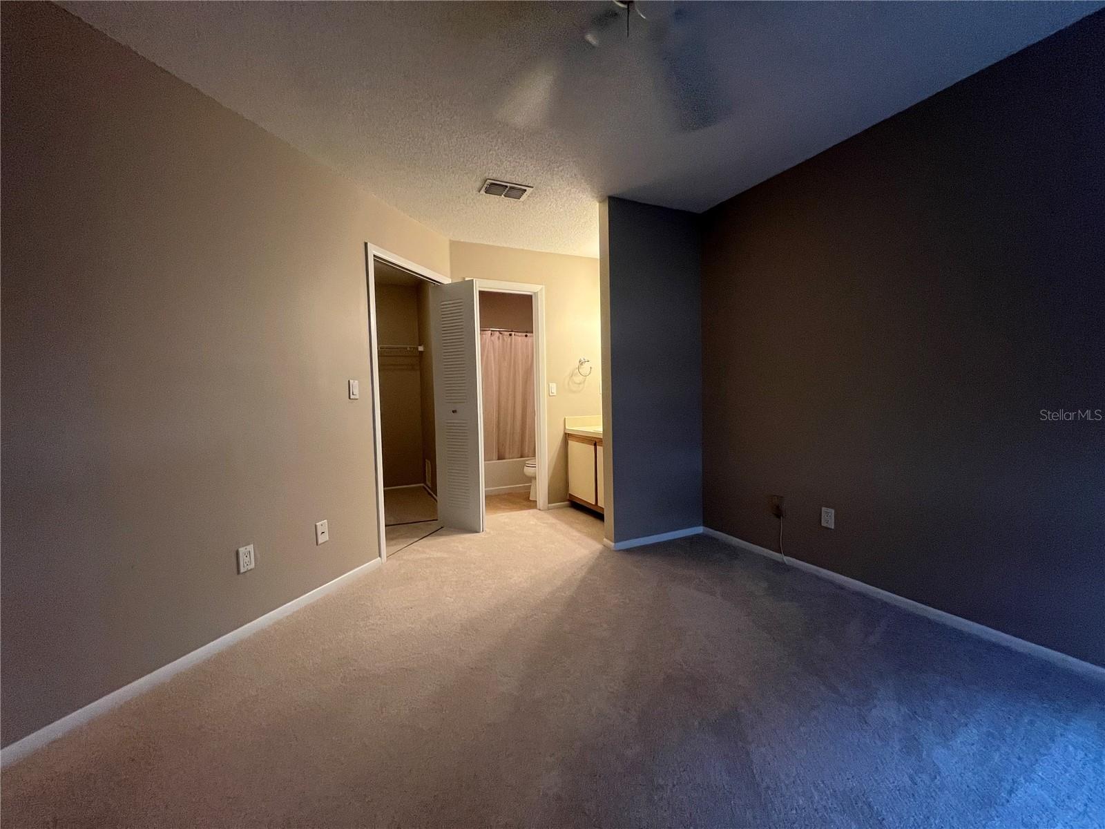 Image 7 of 16 For 2584 Grassy Point Dr  104