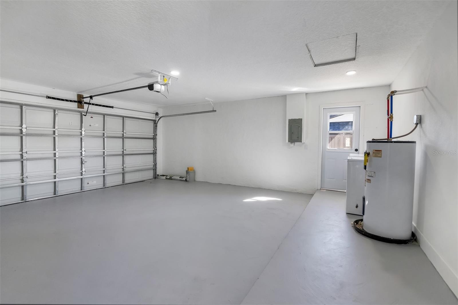 Image 22 of 39 For 1350 Lake Asher Circle