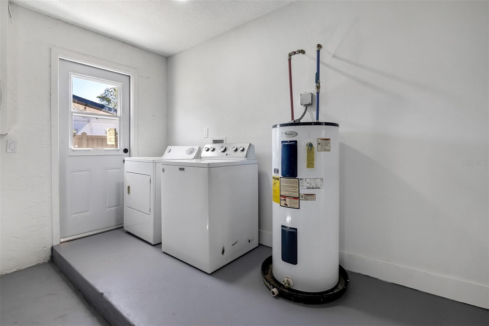 Image 23 of 39 For 1350 Lake Asher Circle