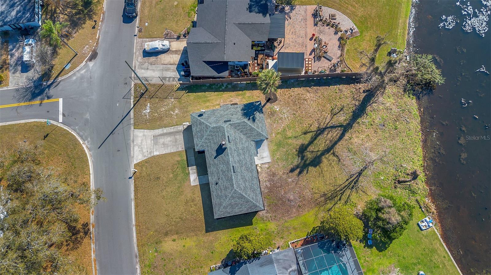 Image 25 of 39 For 1350 Lake Asher Circle