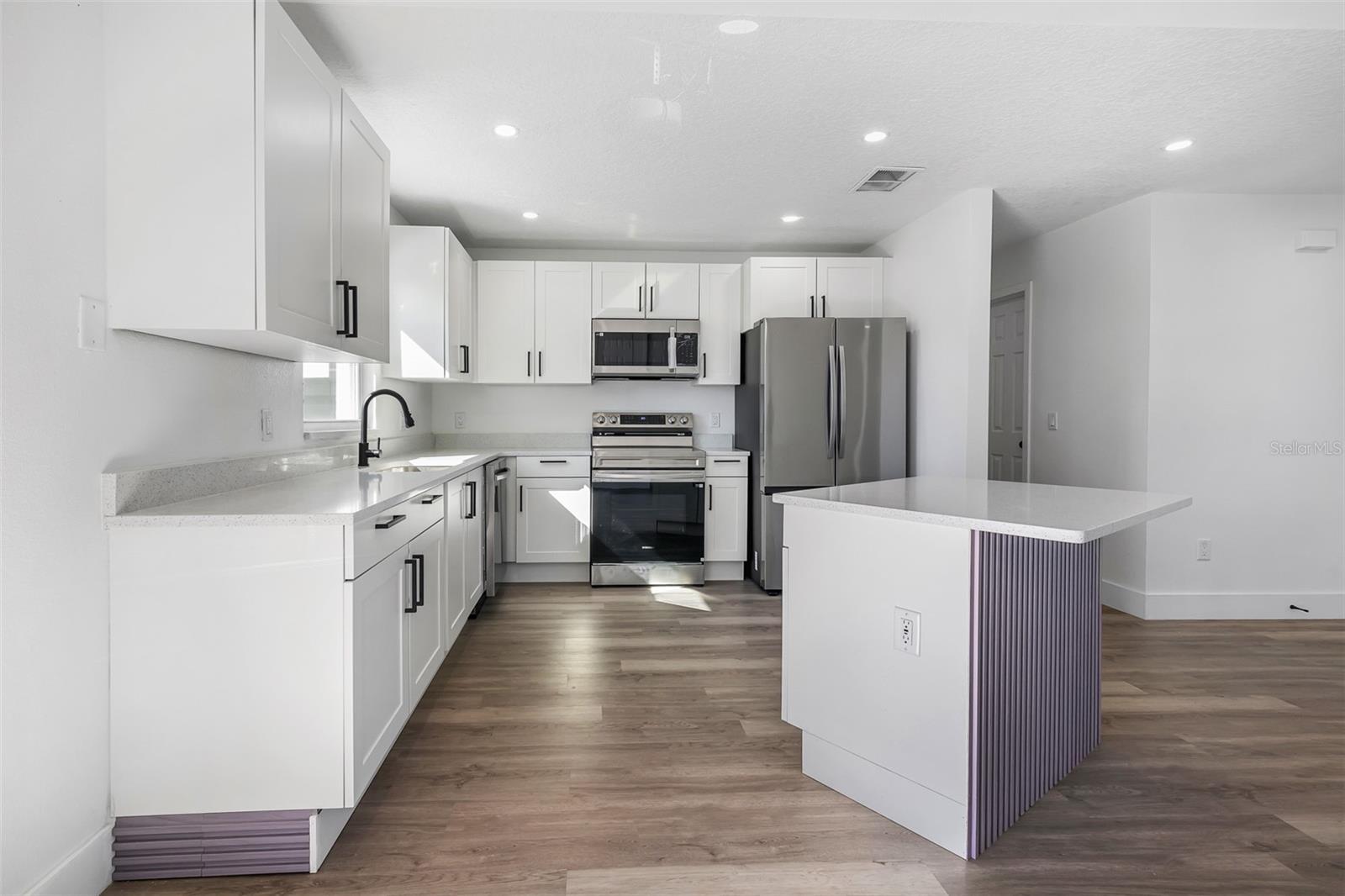 Image 9 of 39 For 1350 Lake Asher Circle