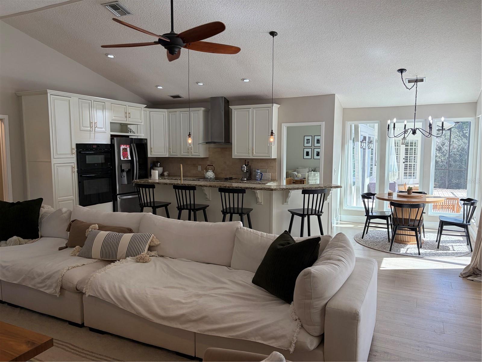 Image 13 of 60 For 104 Stonebrook Court