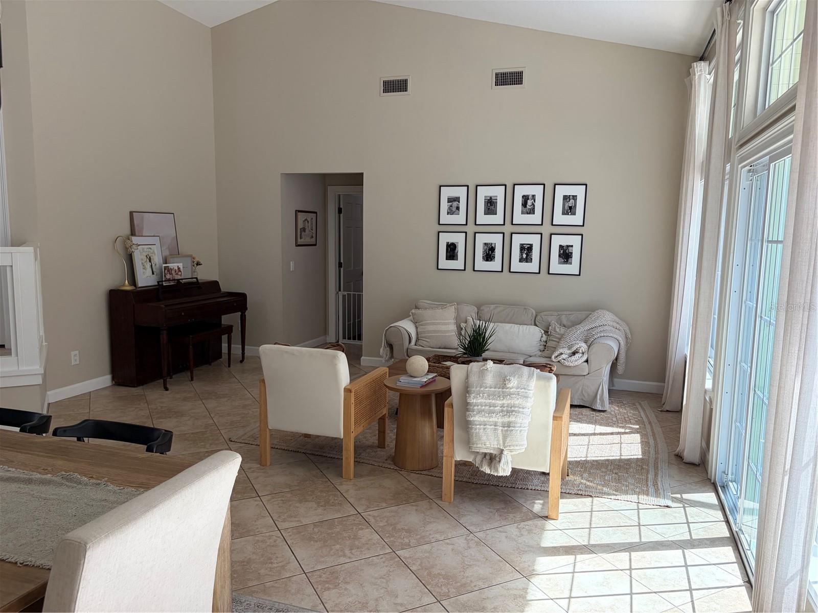 Image 22 of 60 For 104 Stonebrook Court