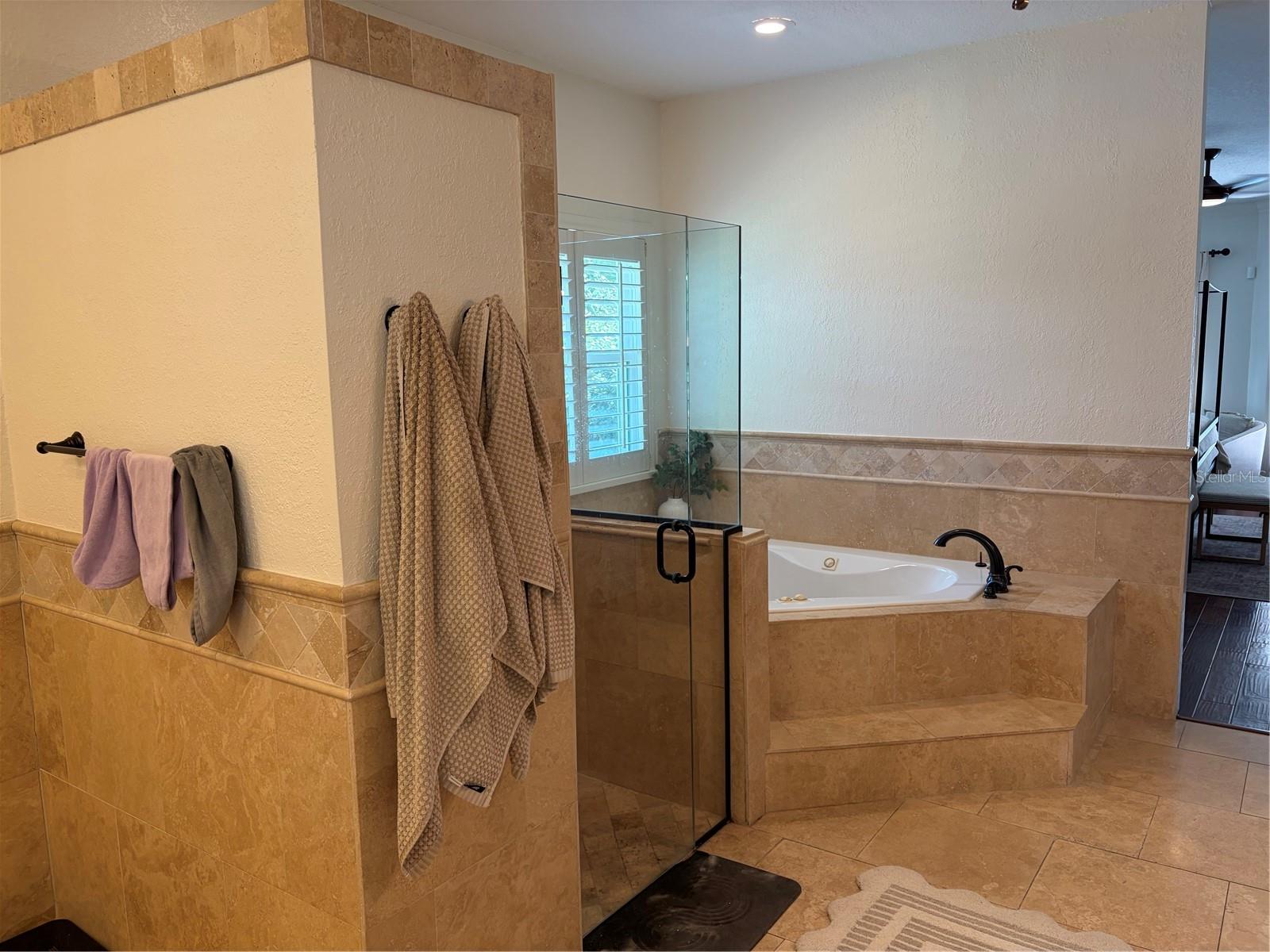 Image 29 of 60 For 104 Stonebrook Court