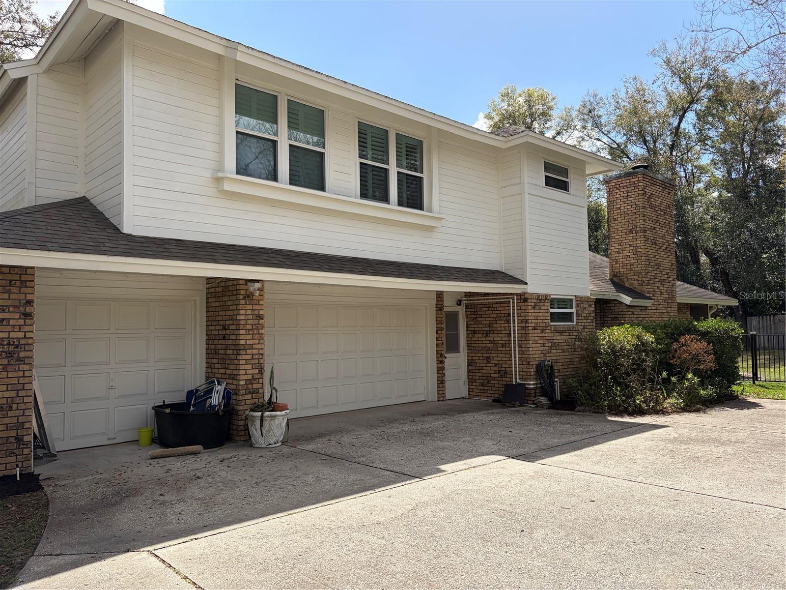 Image 3 of 60 For 104 Stonebrook Court