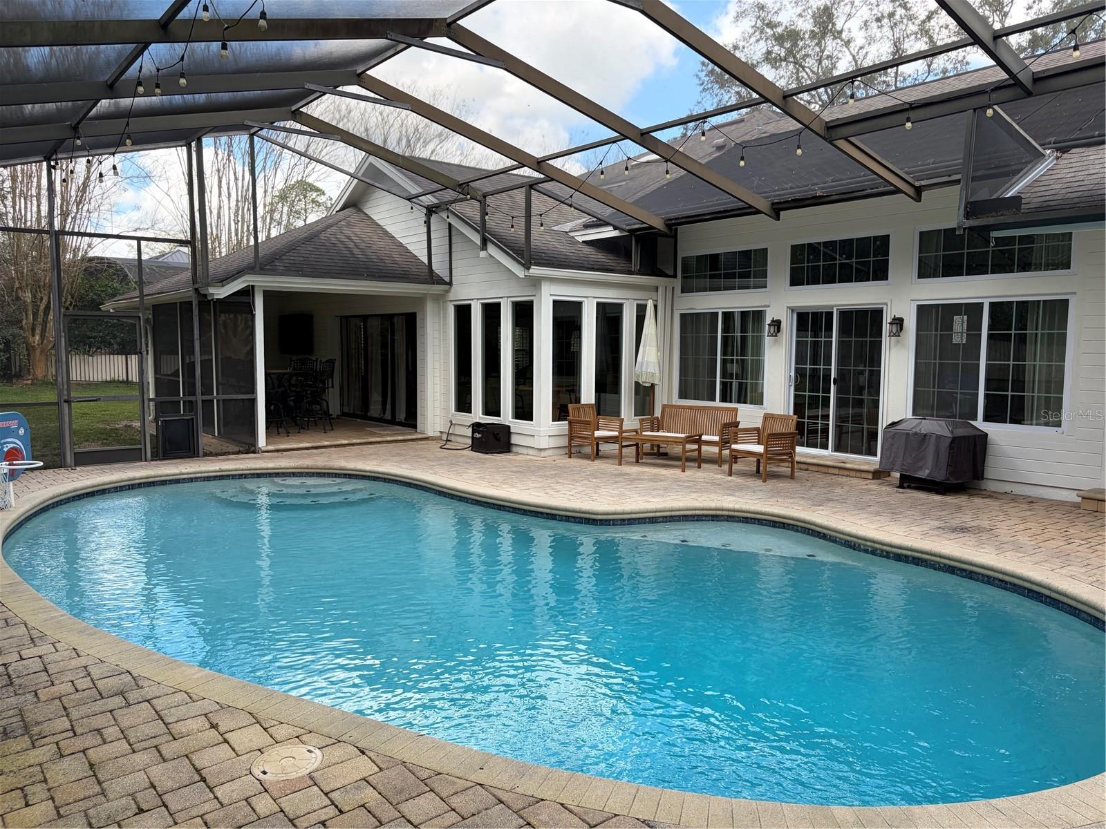 Image 5 of 60 For 104 Stonebrook Court