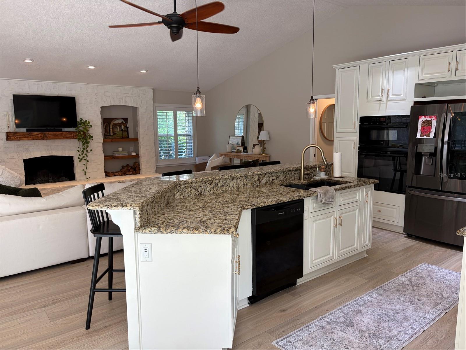 Image 7 of 60 For 104 Stonebrook Court