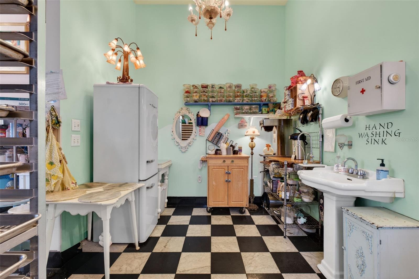 Image 22 of 50 For 197 Church Street