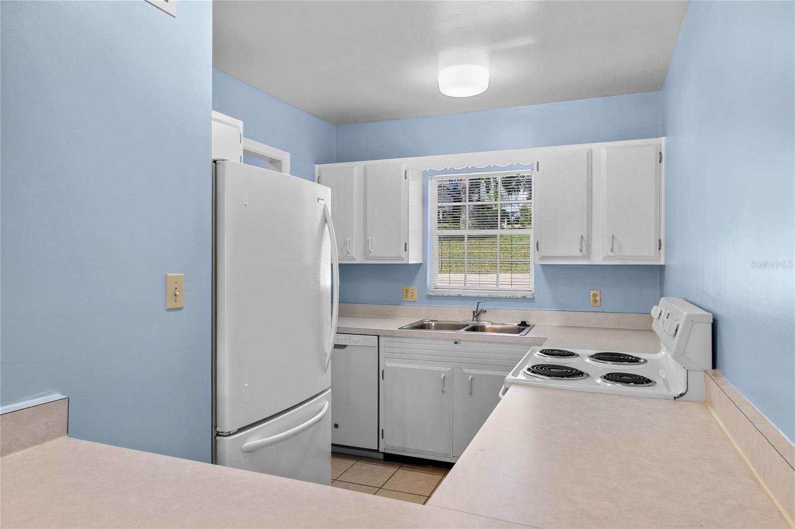 Image 7 of 20 For 1337 Villa Lane 49