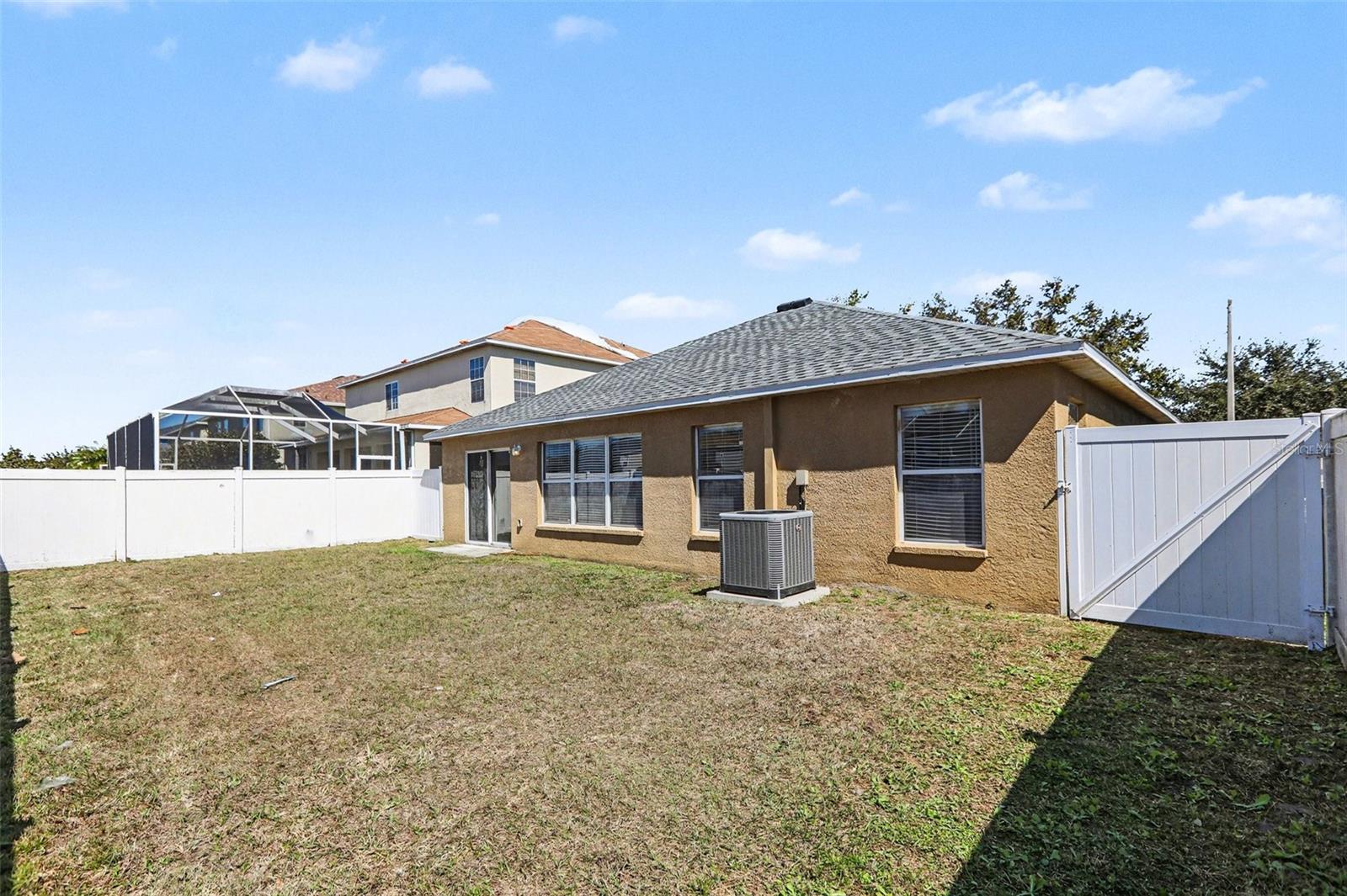 Image 25 of 27 For 404 Vine Cliff Street