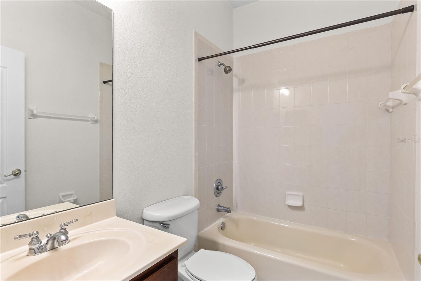 Image 19 of 28 For 17321 Promenade Drive